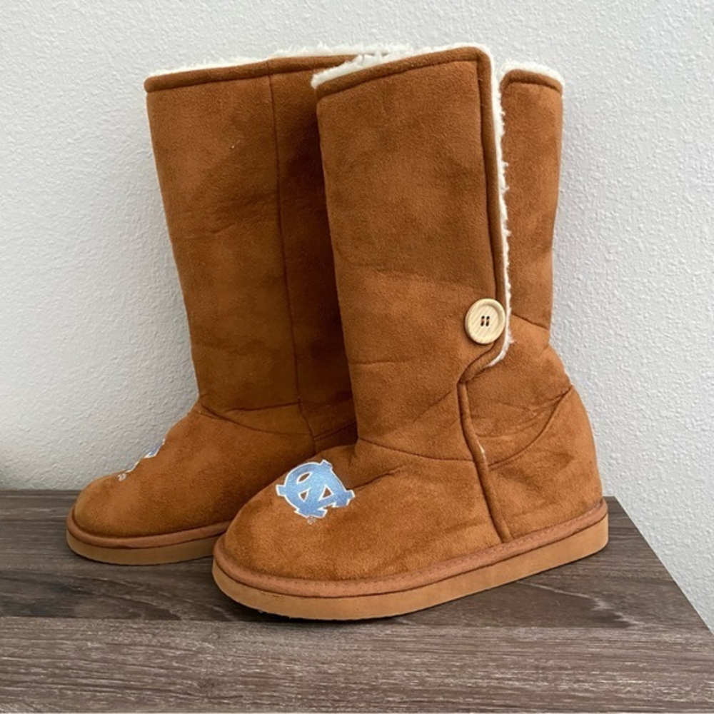 Target Brand North Carolina Tar Heels Womens Lined‎ Winter Boots Tan Size M 7/8